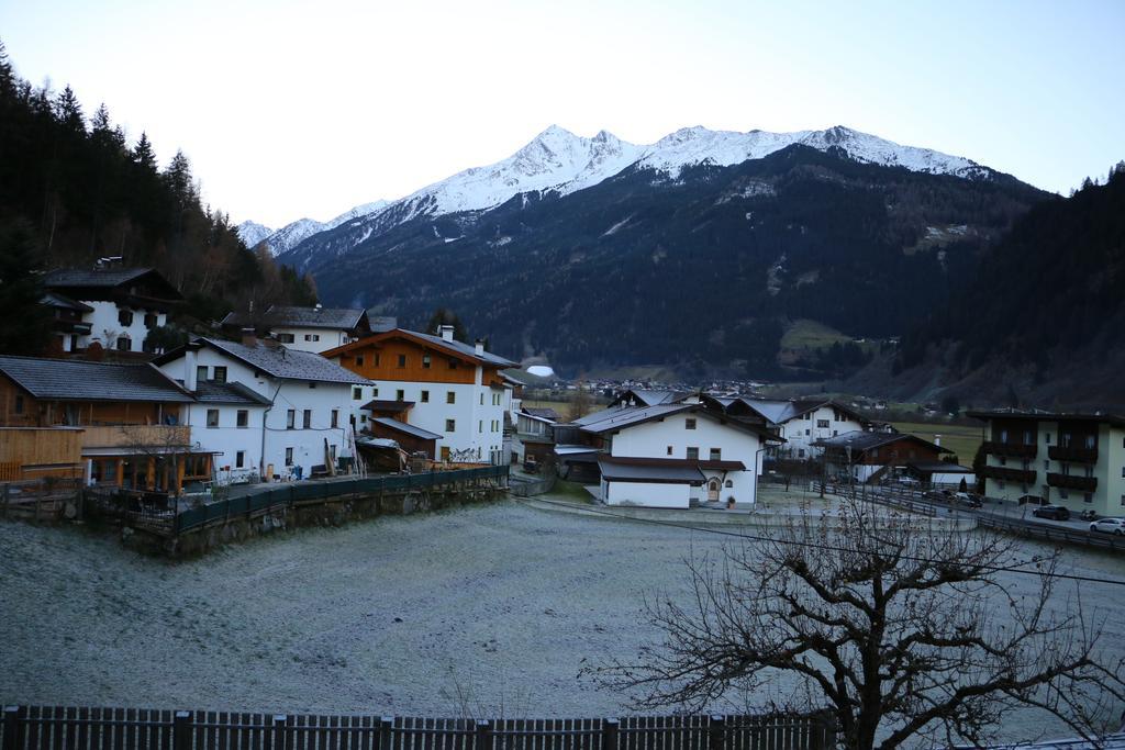 Eggerhof Apartamento Neustift im Stubaital Quarto foto